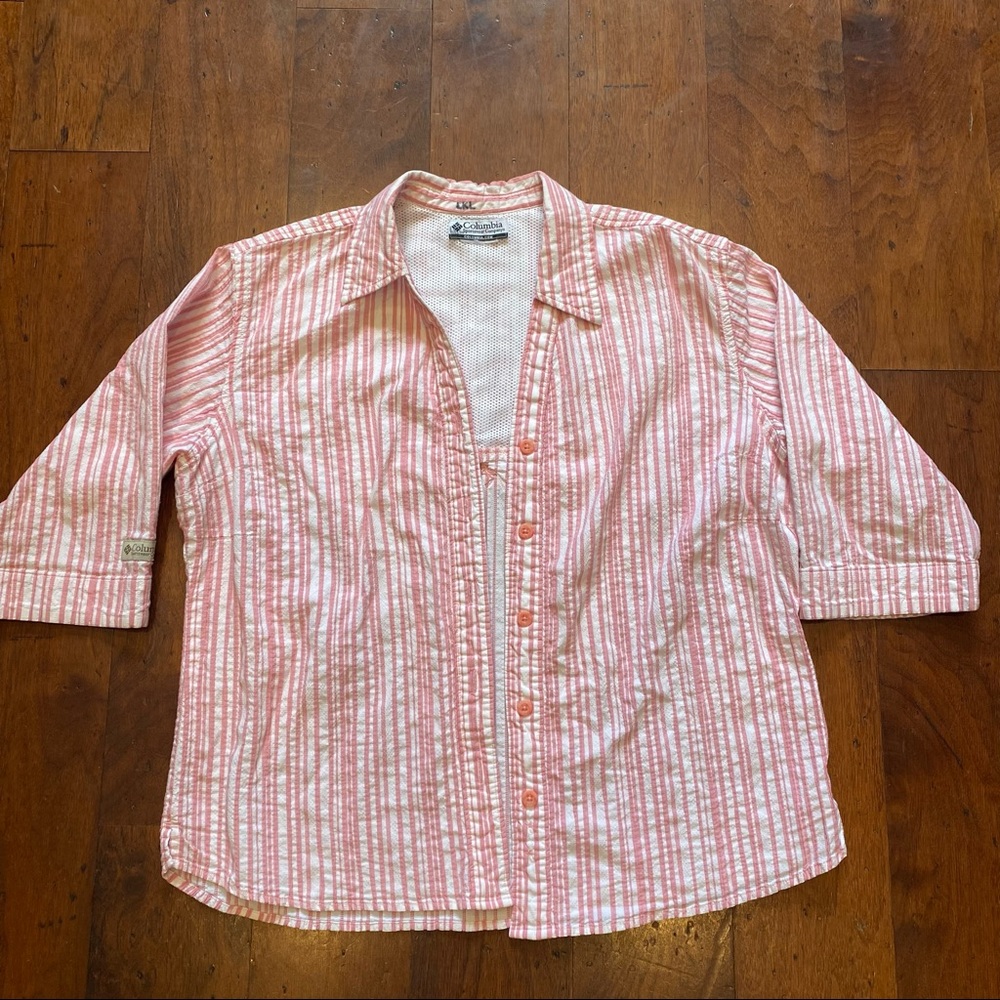 Columbia Women’s, 3/4 Sleeve Button Down Collared Shirt White and Pink Striped